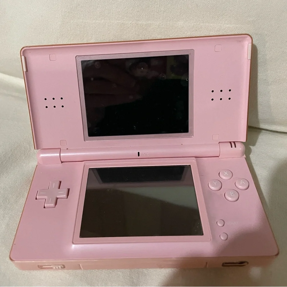 Nintendo DS Lite in Soft Pink w/ Animal Genius Game